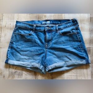 Semi fitted old navy jean shorts - size 10